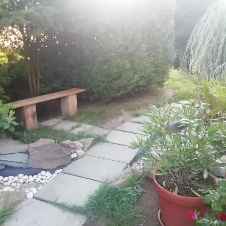 Chez Sophie Et Gilles Bed & Breakfast